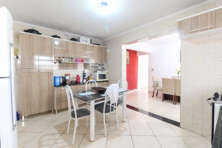 Casa à venda com 300m², 5 quartos e 6 vagas Casa à venda com 300m², 5 quartos e 6 vagasCozinha