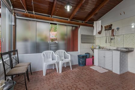 Casa para alugar com 270m², 4 quartos e 2 vagas Casa para alugar com 270m², 4 quartos e 2 vagasÁrea de Serviço