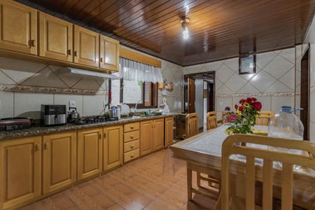 Casa para alugar com 270m², 4 quartos e 2 vagas Casa para alugar com 270m², 4 quartos e 2 vagasCozinha