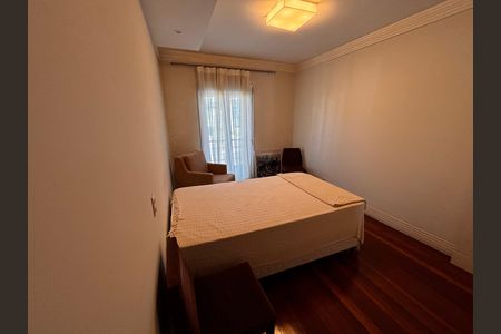 Casa de condomínio para alugar com 430m², 5 quartos e 6 vagas Casa de condomínio para alugar com 430m², 5 quartos e 6 vagasSuíte 3