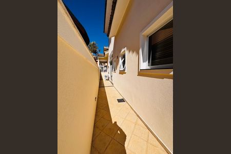 Casa de condomínio para alugar com 430m², 5 quartos e 6 vagas Casa de condomínio para alugar com 430m², 5 quartos e 6 vagasCorredor