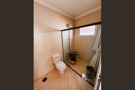 Banheiro piscina de casa de condomínio para alugar com 5 quartos, 430m² em Residencial Morada dos Lagos, Barueri