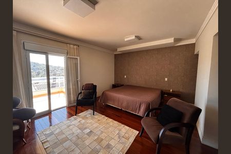 Casa de condomínio para alugar com 430m², 5 quartos e 6 vagas Casa de condomínio para alugar com 430m², 5 quartos e 6 vagasSuíte 1