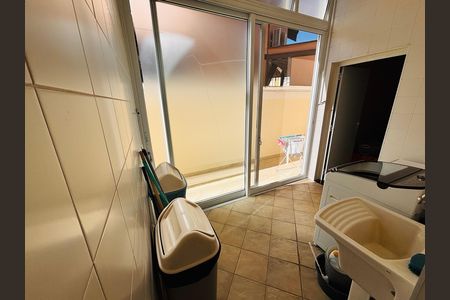Casa de condomínio para alugar com 430m², 5 quartos e 6 vagas Casa de condomínio para alugar com 430m², 5 quartos e 6 vagasLavanderia