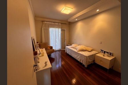 Casa de condomínio para alugar com 430m², 5 quartos e 6 vagas Casa de condomínio para alugar com 430m², 5 quartos e 6 vagasSuíte 4