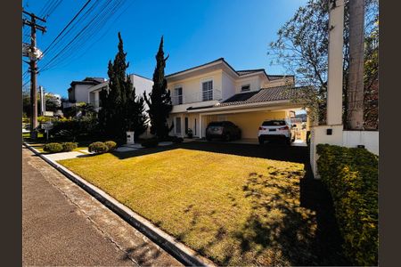 Casa de condomínio para alugar com 430m², 5 quartos e 6 vagas Casa de condomínio para alugar com 430m², 5 quartos e 6 vagasFachada