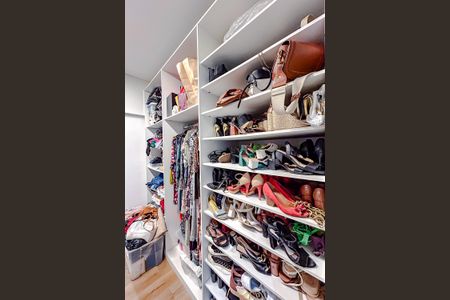 Casa à venda com 172m², 2 quartos e 3 vagasCloset da suíte 2