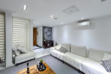 Casa à venda com 172m², 2 quartos e 3 vagasSala