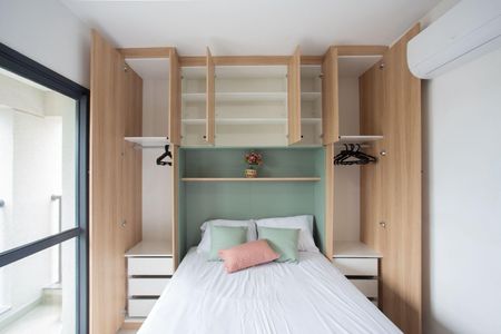 Sala / Quarto de kitnet/studio para alugar com 1 quarto, 24m² em Vila Cordeiro, São Paulo