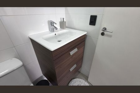 Apartamento à venda com 83m², 2 quartos e 2 vagasBanheiro da Suíte