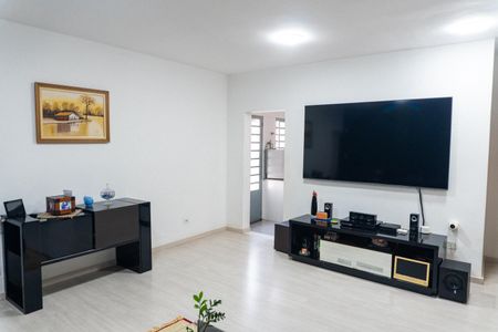 Casa para alugar com 3 quartos, 240m² em Vila Babilonia, São Paulo