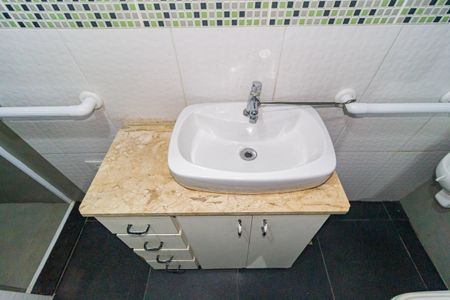 Casa de condomínio para alugar com 40m², 1 quarto e sem vagaDetalhe - Banheiro