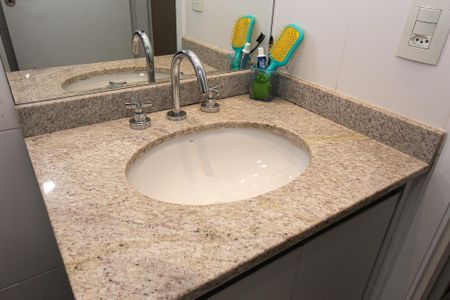 Apartamento à venda com 85m², 3 quartos e 1 vagaBanheiro da Suíte 2