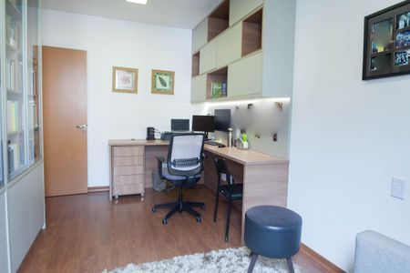 Apartamento à venda com 217m², 4 quartos e 4 vagassuite 2 / escritorio 