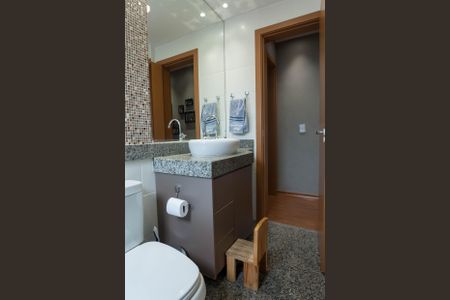 Apartamento à venda com 217m², 4 quartos e 4 vagasBanheiro Social