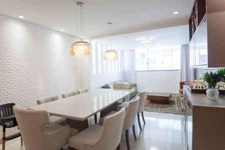 Apartamento à venda com 217m², 4 quartos e 4 vagassala