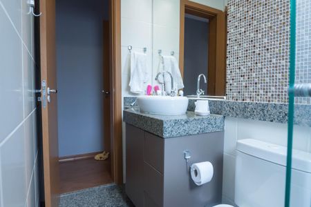 Apartamento à venda com 217m², 4 quartos e 4 vagasbanheiro suite 1