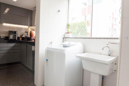 Apartamento à venda com 217m², 4 quartos e 4 vagasÁrea de Serviço