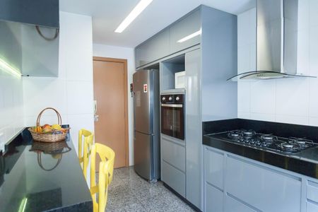 Apartamento à venda com 217m², 4 quartos e 4 vagasCozinha