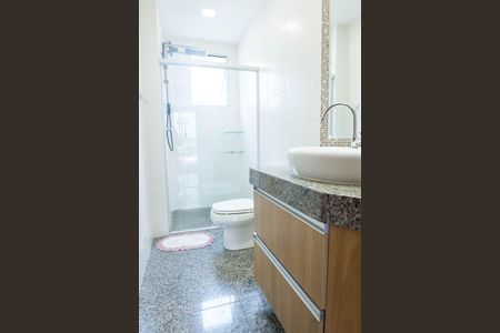 Apartamento à venda com 217m², 4 quartos e 4 vagasBanheiro suite 2 / escritorio 
