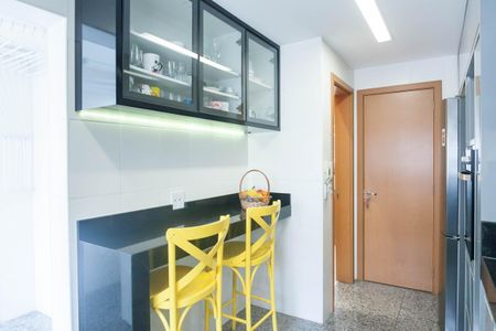 Apartamento à venda com 217m², 4 quartos e 4 vagasCozinha
