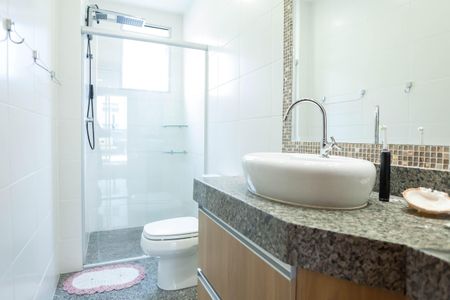 Apartamento à venda com 217m², 4 quartos e 4 vagasBanheiro suite 2 / escritorio 