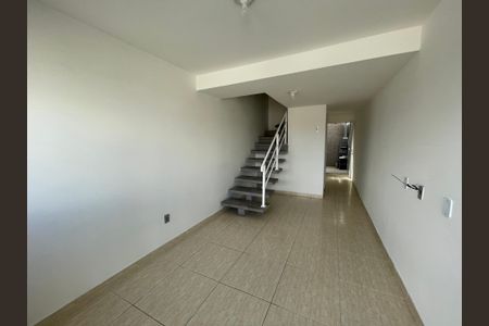 Casa de Condomínio para alugar com 2 quartos, 50m² em Bairro Jardim Nossa Senhora das Graças, Cotia