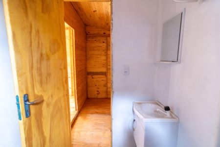 Casa para alugar com 36m², 2 quartos e 4 vagasBanheiro