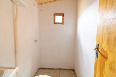 Casa para alugar com 36m², 2 quartos e 4 vagasBanheiro