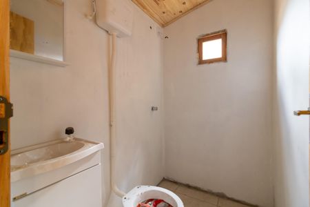 Casa para alugar com 36m², 2 quartos e 4 vagasBanheiro