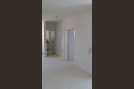 Sala de apartamento para alugar com 2 quartos, 58m² em Jardim Holanda, Uberlândia