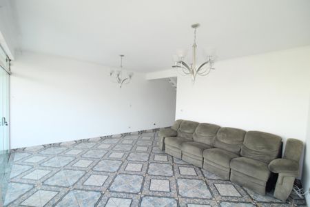 Sala de casa à venda com 3 quartos, 326m² em Vila Romero, São Paulo