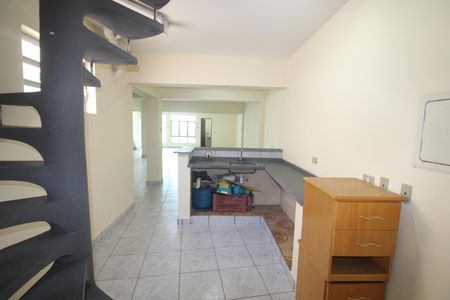 Casa à venda com 326m², 3 quartos e 6 vagasSalão