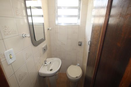 Casa à venda com 326m², 3 quartos e 6 vagasBanheiro 2