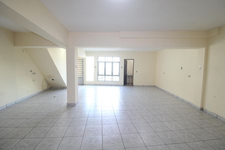 Casa à venda com 326m², 3 quartos e 6 vagasSalão