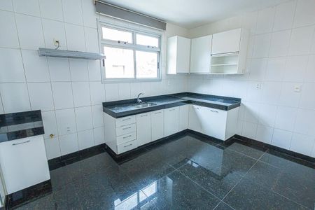 Apartamento para alugar com 200m², 4 quartos e 2 vagascozinha