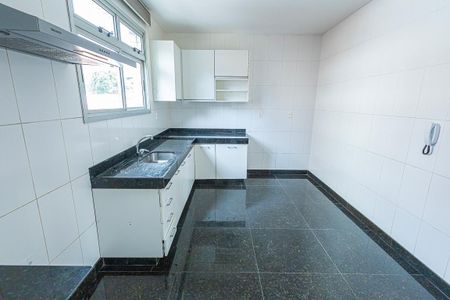 Apartamento para alugar com 200m², 4 quartos e 2 vagascozinha