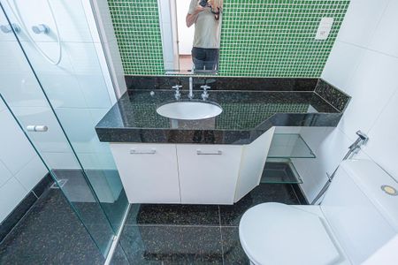 Apartamento para alugar com 200m², 4 quartos e 2 vagassuite