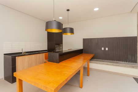 Apartamento para alugar com 35m², 2 quartos e sem vagaÁrea comum - Churrasqueira