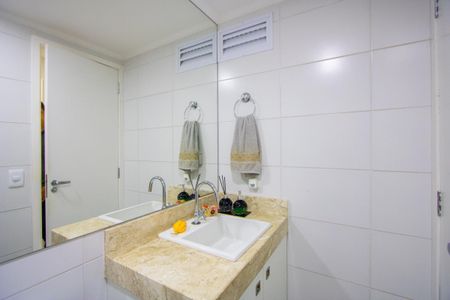 Apartamento à venda com 65m², 2 quartos e 2 vagasBanheiro social