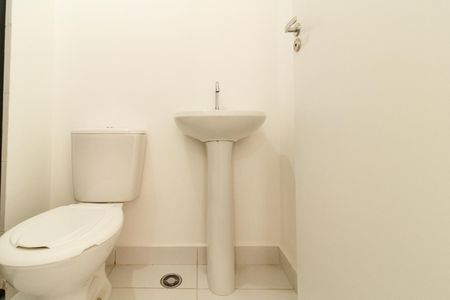 Apartamento para alugar com 32m², 2 quartos e sem vaga Apartamento para alugar com 32m², 2 quartos e sem vagaBanheiro