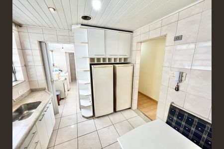 Apartamento para alugar com 81m², 2 quartos e 1 vagaCozinha