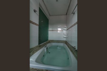 Casa para alugar com 300m², 3 quartos e 5 vagas Casa para alugar com 300m², 3 quartos e 5 vagasBanheiro da Suíte