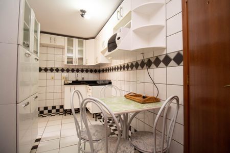 Apartamento para alugar com 90m², 3 quartos e 1 vagaCozinha e Área de Serviço