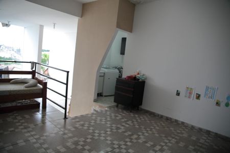 Casa para alugar com 236m², 4 quartos e 4 vagasÁrea de convivência/ Área  de serviço 