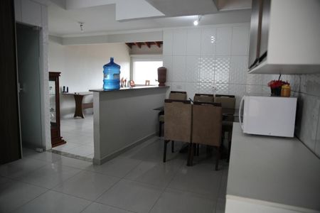 Casa para alugar com 236m², 4 quartos e 4 vagasCozinha 