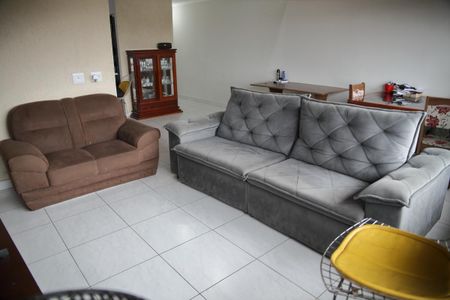 Casa para alugar com 236m², 4 quartos e 4 vagasSala