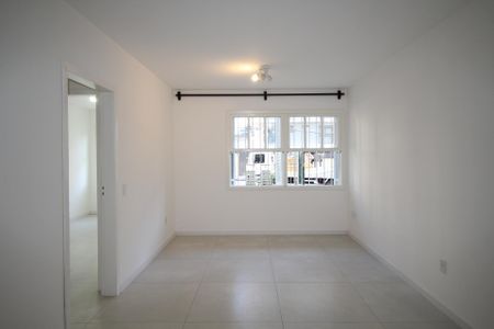 Sala de apartamento para alugar com 2 quartos, 88m² em Petrópolis, Porto Alegre