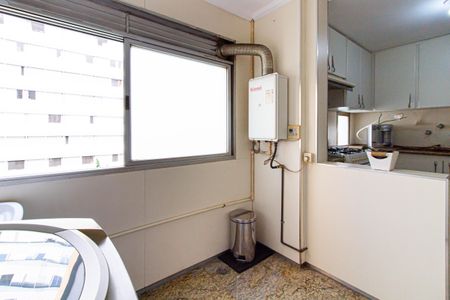 Apartamento para alugar com 150m², 3 quartos e 1 vagaÁrea de Serviço