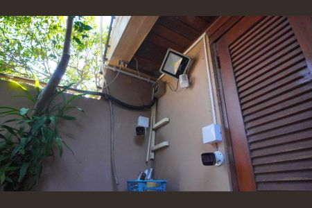 Casa para alugar com 249m², 4 quartos e 2 vagasMonitoramento fundos imóvel 